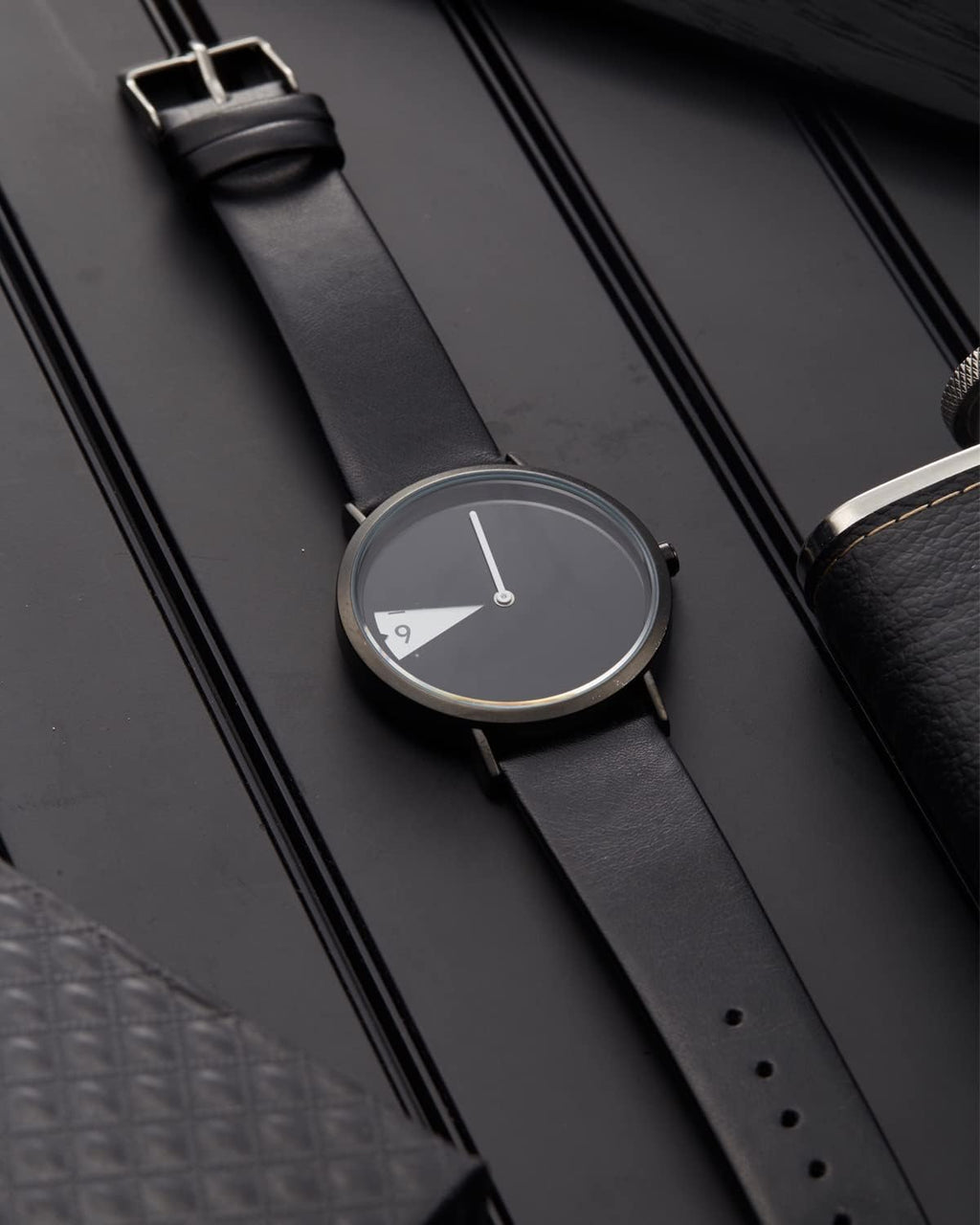 Creative Watch Ultra-Thin Strap Casual Fashion Quartz Minimalist Watch